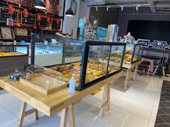 面包甜点陈列柜-熊叔熊婶面包房(团结湖店)