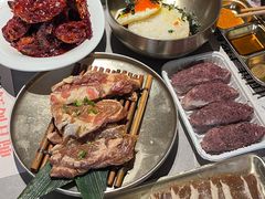 -草家酱蟹炭火烤肉店(珲春南路一店)