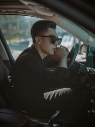 -喜爱高定婚纱摄影