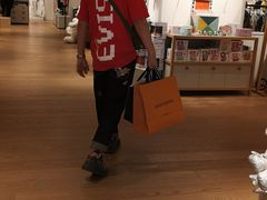 -乐蓬马歇百货公司(Rive Gauche)