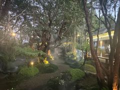 -Chom Cafe and Restaurant