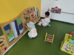-乐融婴幼儿成长中心(四季青校区)