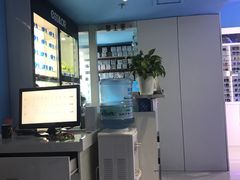 -提一眼镜·蔡司·依视路(小寨店)