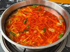 酸汤锅底-黄利砖万峰林布依特色酸笋牛肉馆