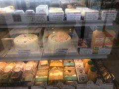 -红宝石·鲜奶小方·海派西点房(南丹店)