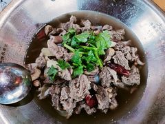 -大众跷脚牛肉馆·非遗传承单位(峨眉山店)