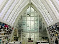 -钟书阁(松江泰晤士小镇店)