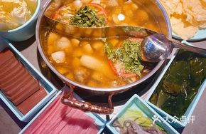 Yuan Yang Pot Baby Clam Stew