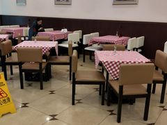 大堂-红宝石·鲜奶小方·海派西点房(南丹店)