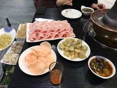 -楼外楼大刀肉传统火锅居(幸福街店)