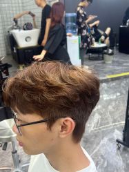 -藤野造型•烫染专业店
