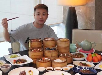喜来登酒店自助，带你邂逅美食盛宴。步入酒店，奢华大气