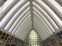 -钟书阁(松江泰晤士小镇店)