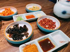 -明洞阿姨·韩式酱蟹烤肉·创意料理(三元桥店)