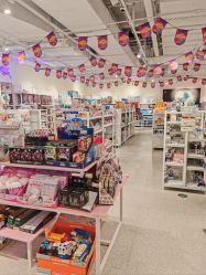 -嗨本可潮玩仓(大兴大悦春风里店)