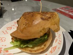 -必胜客(威高广场店)