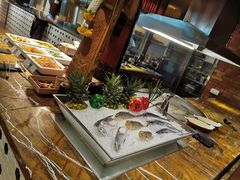 自助取餐区-广州中心皇冠假日酒店-环市食坊·海鲜自助餐厅