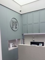 -PE SALON