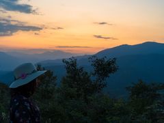 -鬼笑石后山停车场