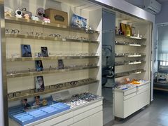 -视野联行眼镜•蔡司•依视路(温江店)