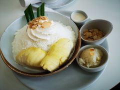 榴莲雪冰-Cheevit Cheeva(Sirimangkalajarn)