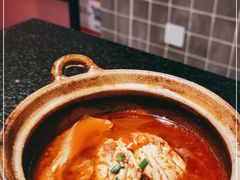 -何妹湿辣牛肉·粤式烧烤砂煲(桂雅路店)