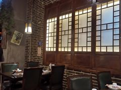 大堂-东口码头·烧鸽子·鱼头泡饼·地方菜(金鹰悦城店)