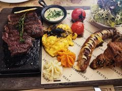 -Mark&Mars Restaurant