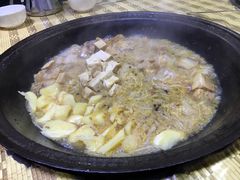 -粘豆包柴火铁锅炖