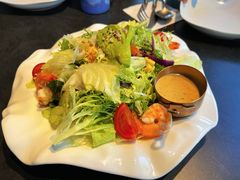 牛油果鲜虾沙拉-Supine Bistro溯泮餐厅