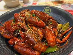 -肥肥虾庄·金牌油焖大虾(汉街SKP店)