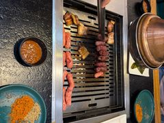 -臻牛烤肉