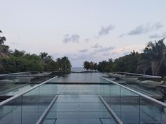 -亚龙湾喜来登·美景台大堂吧