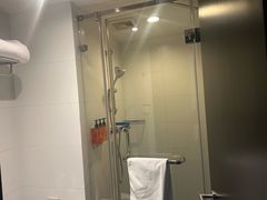 -桔子酒店(上海西藏北路地铁站店)