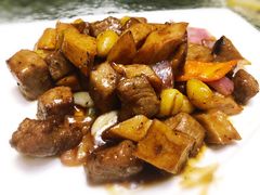 杏鲍菇彩椒牛肉粒-頂好酒家·经典粤菜(海信广场店)