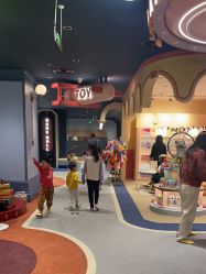 -奈尔宝家庭中心·亲子餐厅(北京东坝万达店)