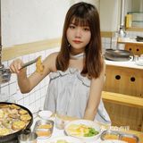 坐落于西街的一家绝美烤肉店  阳台上可近观西街的热闹