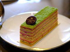 草莓树莓开心果蛋糕-华尔道夫酒店·羿庭(金鱼胡同店)