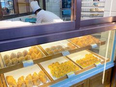 面包甜点陈列柜-老大昌(淮海中路店)