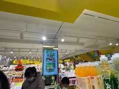 -咻啵翔翔零食基地(万达广场店)