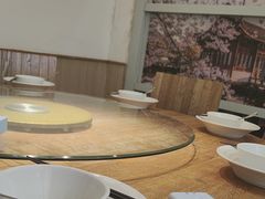 -蜜桃餐厅·伴山(湖滨商业街店)