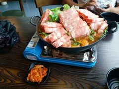 部队火锅-HONGA HONGA雄家(曹路店)