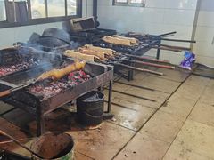 -黄记四更烤乳猪店