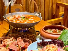 -老滇山寨•云南特色菜•地方菜•民族风情歌舞表演(金碧店)