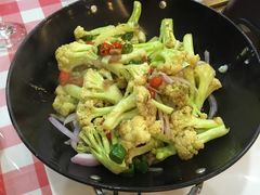 -鲁班小馆(政四街店)
