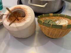 -喃喃椰·糟粕醋·椰子鸡火锅(七堡花园店)