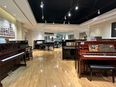 -柏斯音乐艺术中心·钢琴·吉他(上音店)