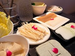 -宽来·欢聚火锅(来福士广场水景店)