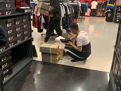 -王府井奥莱临潼小镇(临潼店)