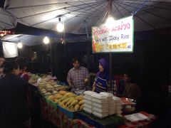 -芒果糯米饭摊子